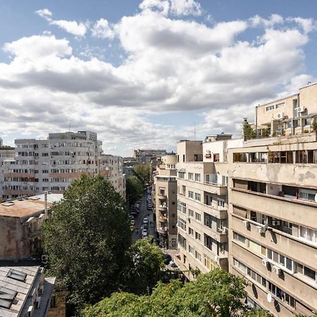 Spacious And Cozy Apartment In Central ブカレスト エクステリア 写真