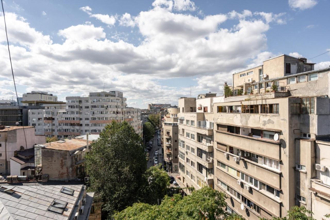 Spacious And Cozy Apartment In Central ブカレスト エクステリア 写真