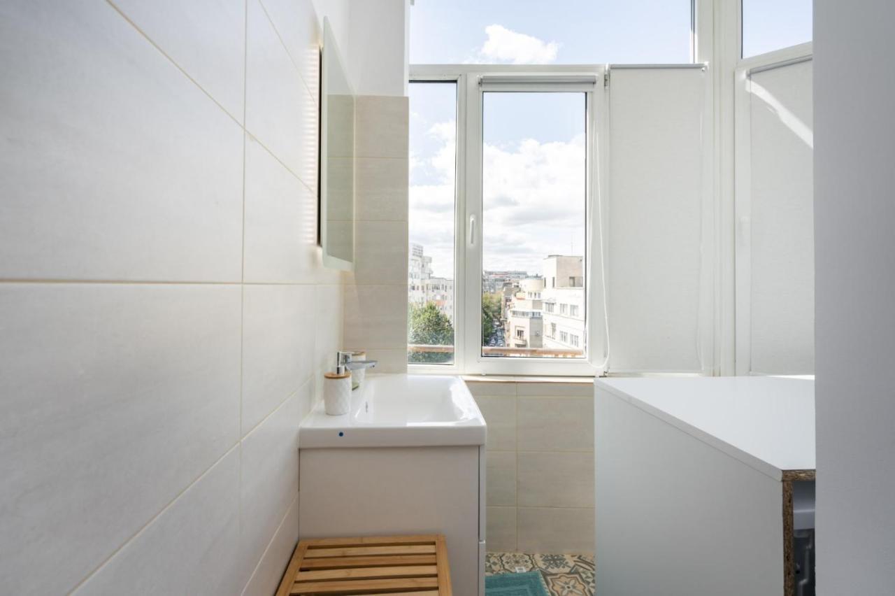 Spacious And Cozy Apartment In Central ブカレスト エクステリア 写真