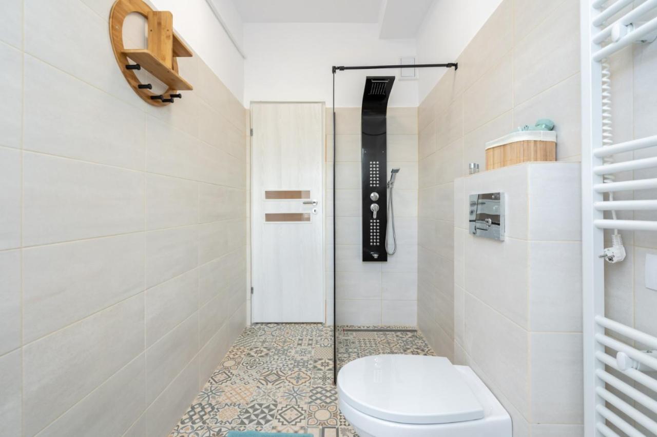 Spacious And Cozy Apartment In Central ブカレスト エクステリア 写真